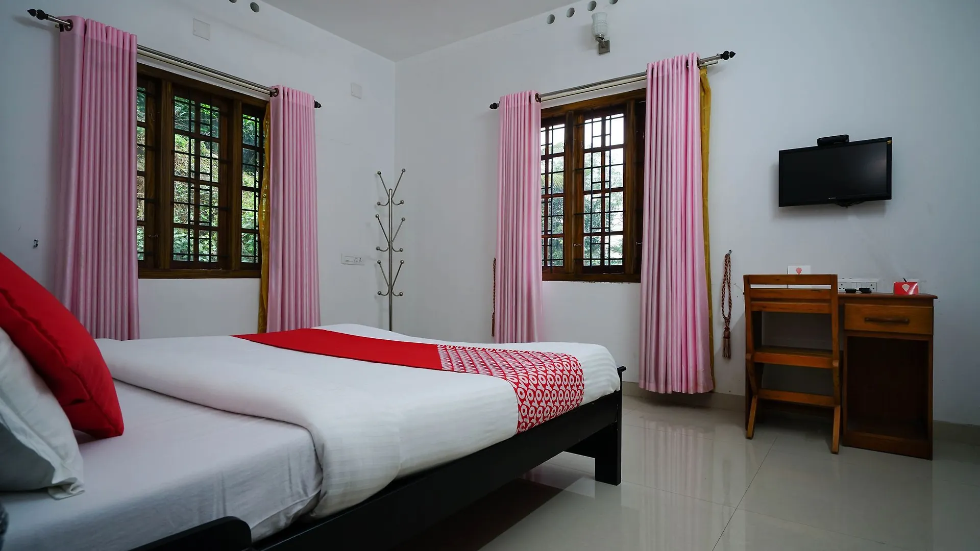 Oyo 10639 Wonderful Homestay Munnar