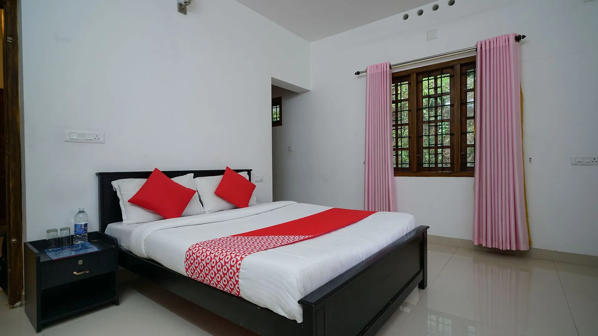 Oyo 10639 Wonderful Homestay Munnar 3*,